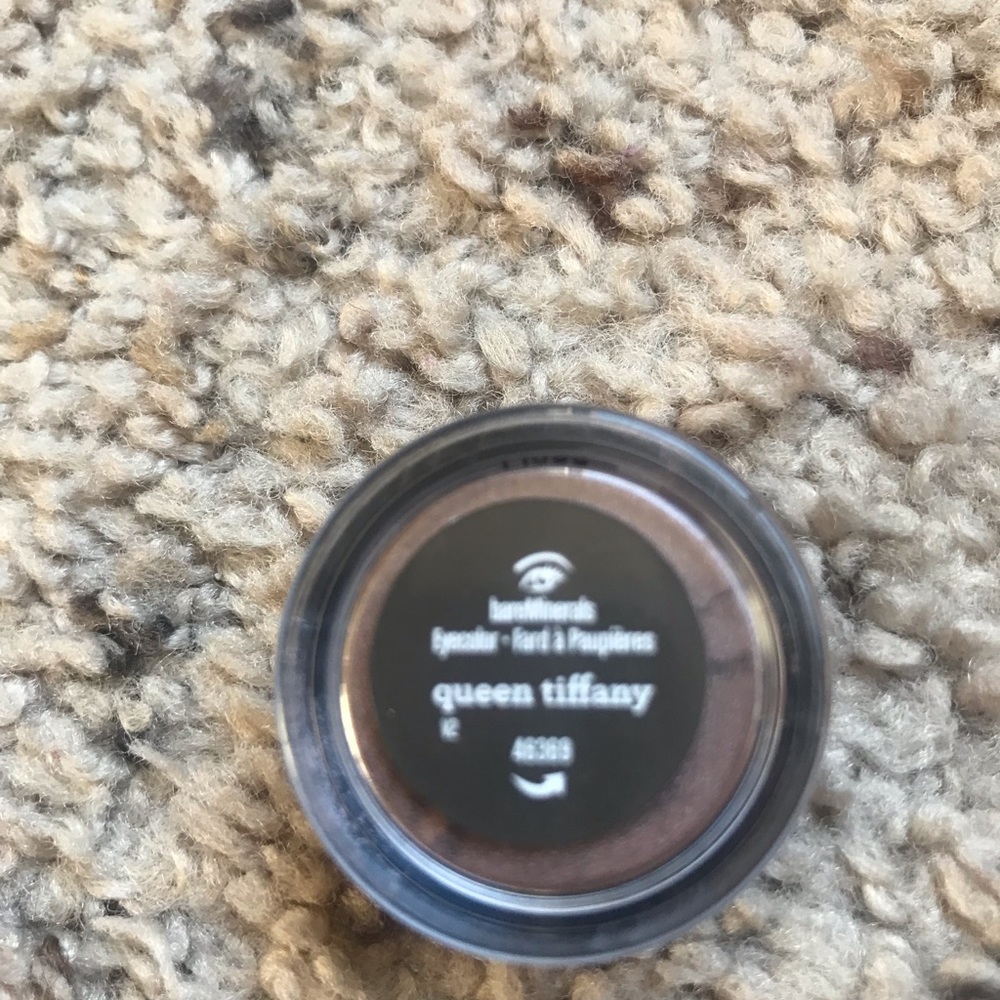 Makeup various brands and products - Picture 8 of 8